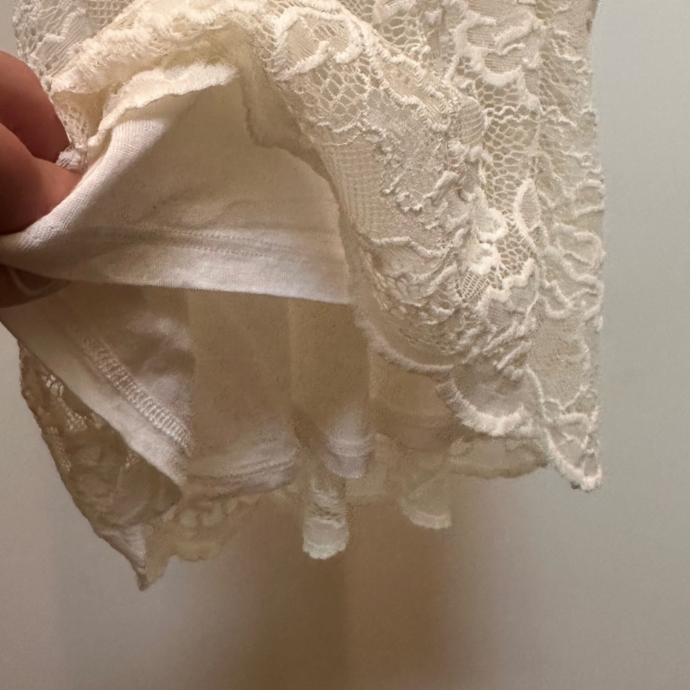 Elegant Cream Lace Halter Top - Picture 5 of 5